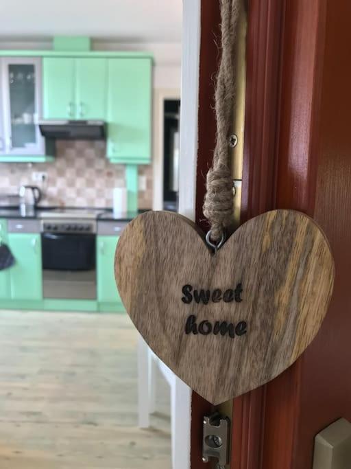 Hangulatos Tarsashazi Apartman Pecs Belvarosaban Luaran gambar